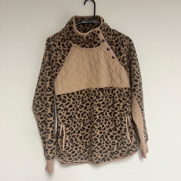 Abercrombie & Fitch Tops - Abercrombie and Fitch Sherpa pullover size medium